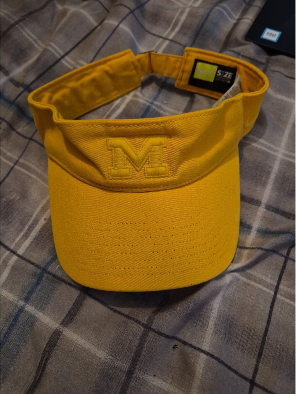 Nike 1 Size Michigan Wolverines University Hat Strapback OSFM Yellow Visor Used